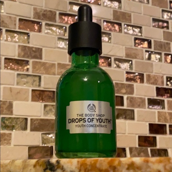The Body Shop Other - 💝SOLD💝 The Body Shop DROPS OF YOUTH Concentrate